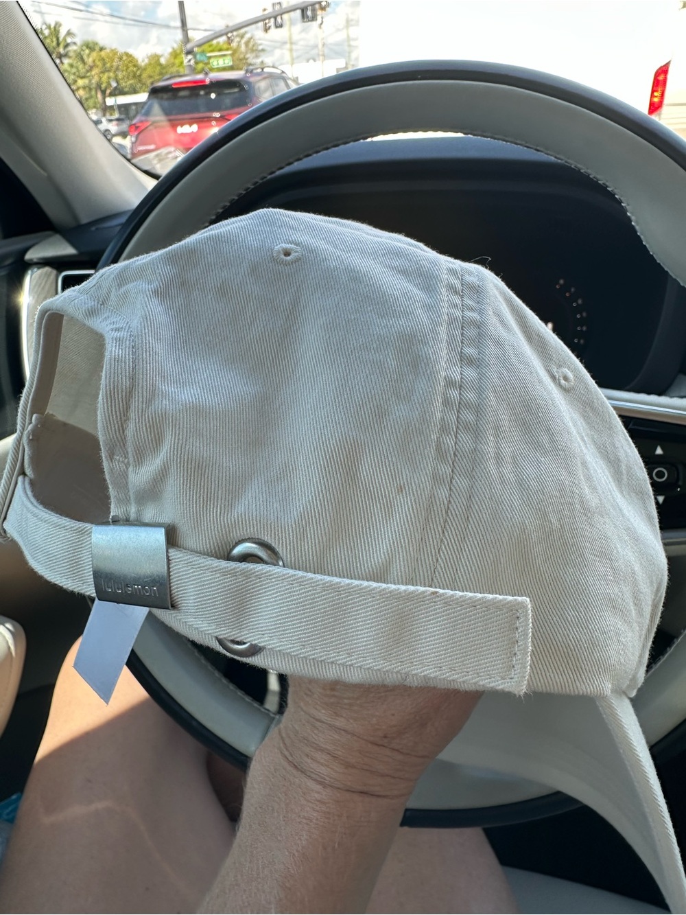 Off-white baseball cap - Picture 2 of 3